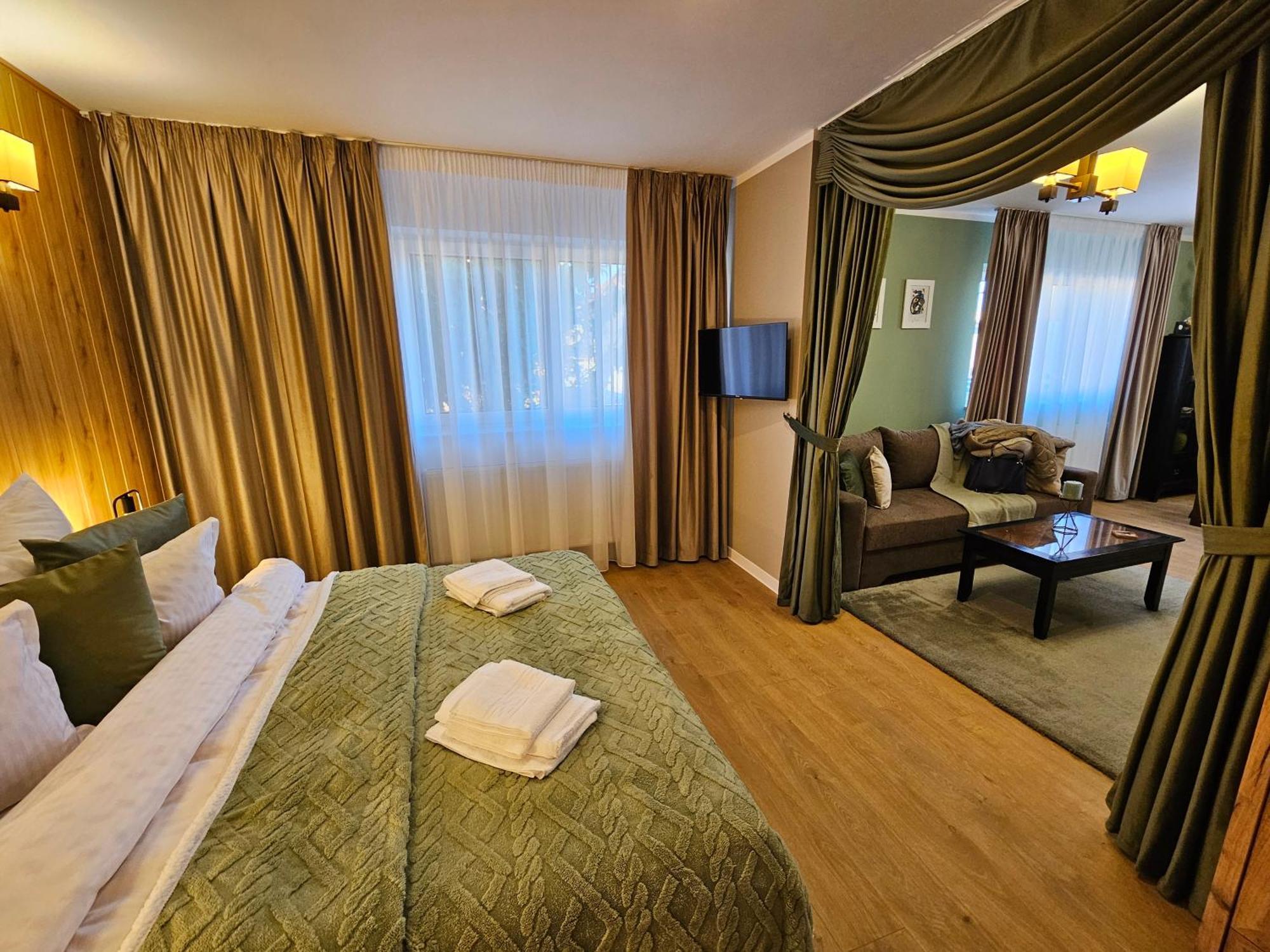 Aristocratic Home Brasov Bagian luar foto