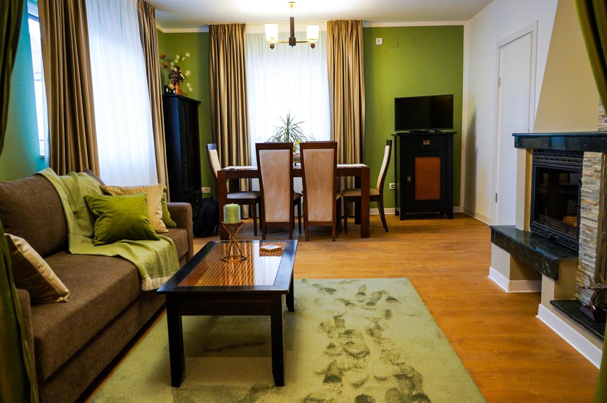 Aristocratic Home Brasov Bagian luar foto